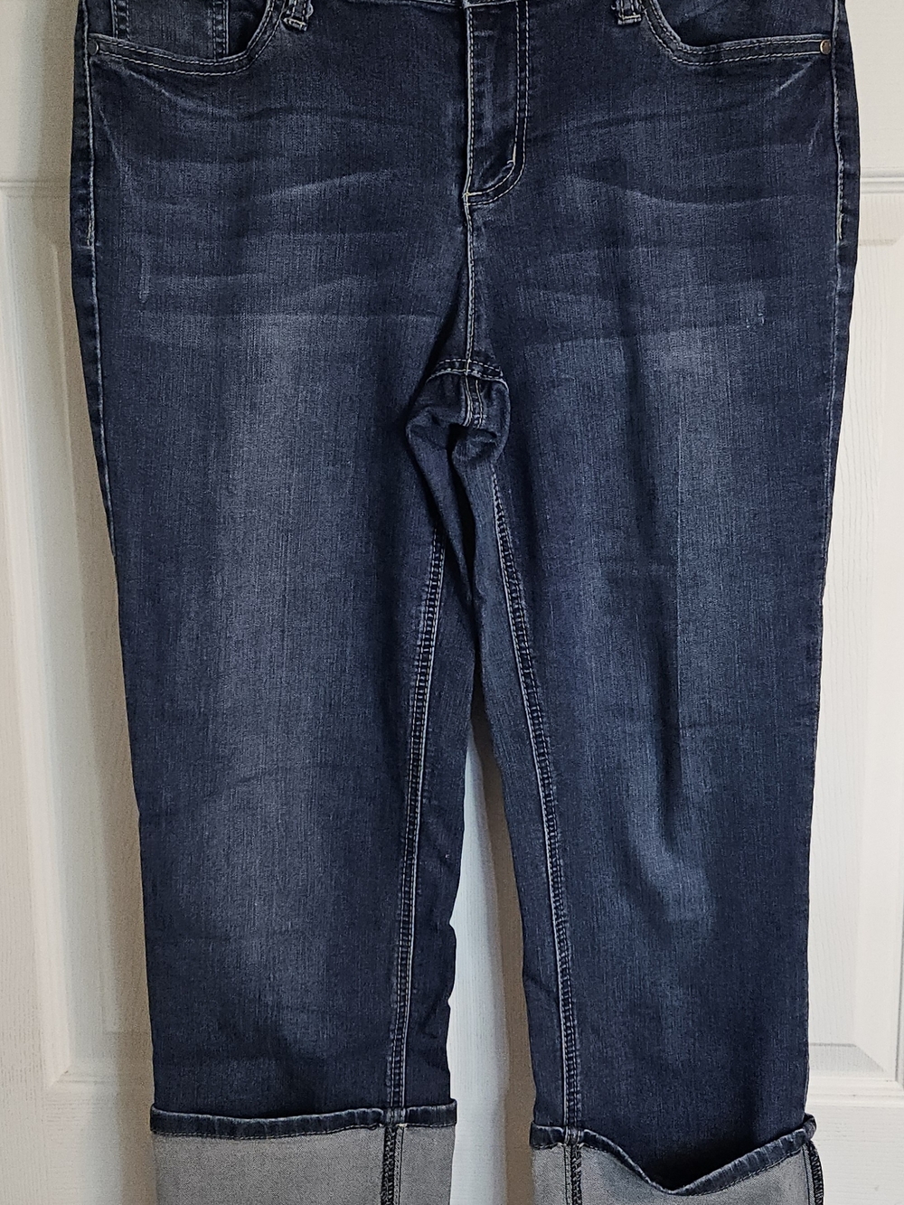 Earl Jeans Women’s Straight Leg Cropped Cuffed Denim